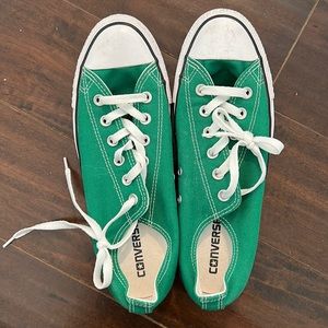 Green chuck taylor converse